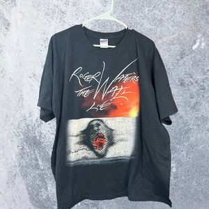 Roger Waters Tour T-shirt Size XL The Wall 2012 Tour Black Great condition Rock